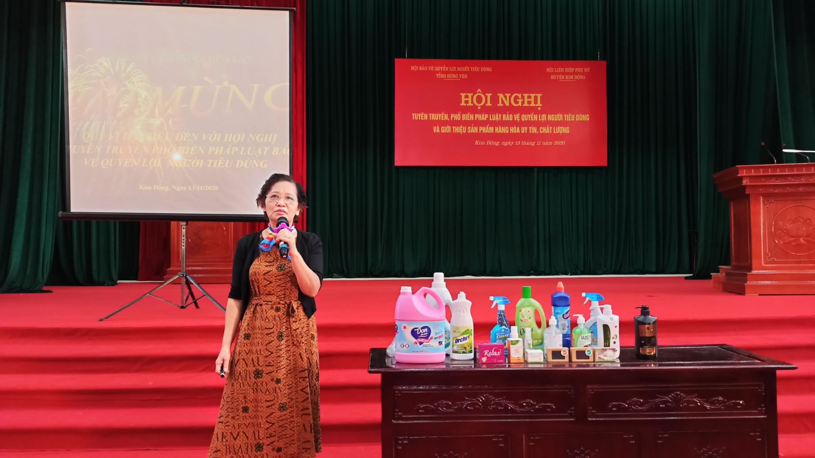 Hội nghị tuyên truyền, phổ biến pháp luật bảo vệ quyền lợi người tiêu dùng và sản phẩm hàng hóa uy tín, chất lượng (Huyện Kim Động, ngày 13/11/2020)