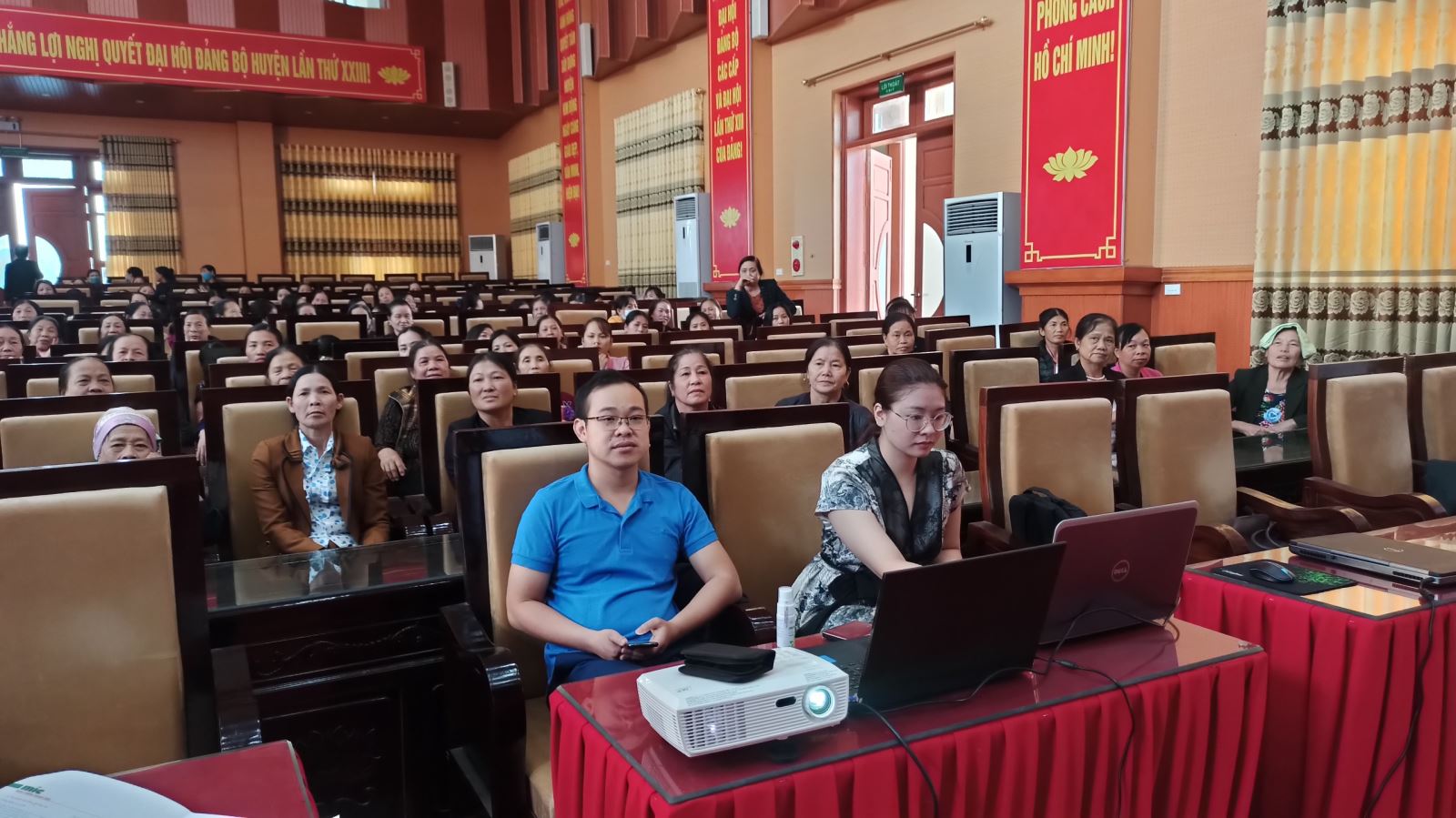 Hội nghị tuyên truyền, phổ biến pháp luật bảo vệ quyền lợi người tiêu dùng và sản phẩm hàng hóa uy tín, chất lượng (Huyện Kim Động, ngày 13/11/2020)